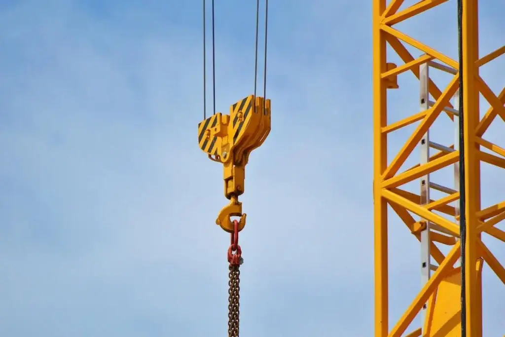 renting a spyder crane
